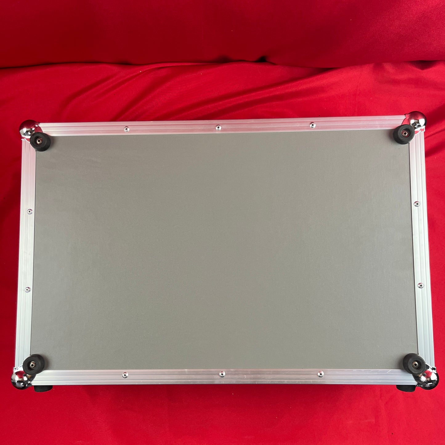 [USED] Pedaltrain Novo 24 TC 24x14.5-inch Pedalboard with Tour Case (See Description)