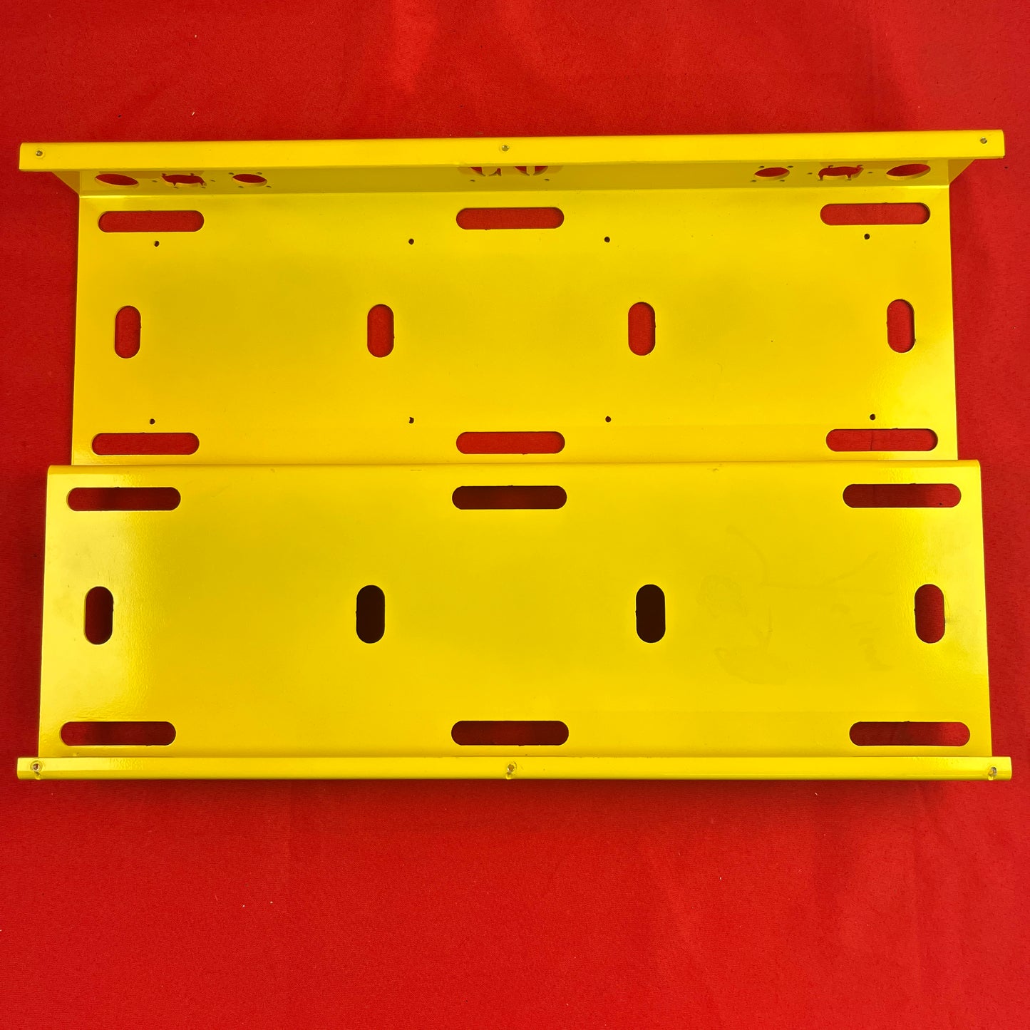 [USED] GO Pedalboards 24x16 Two-Tier Aluminum Pedalboard, Yellow (See Description)
