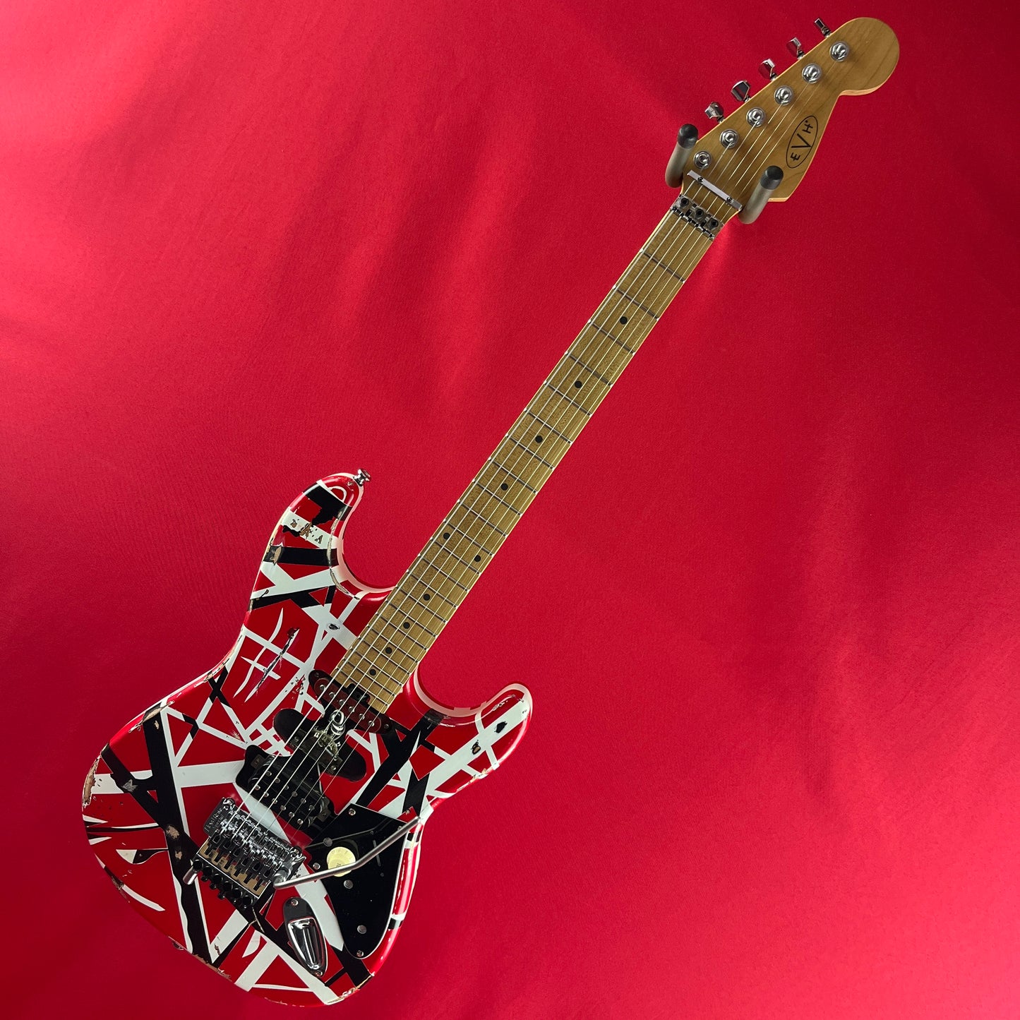 [USED] EVH Striped Series Frankie Electric Guitar, Red Black and White Stripe