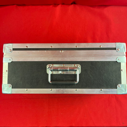 GO Pedalboards 1T18ATA 1-Tier 18-inch Aluminum Pedalboard w/ATA Flight Case, Black