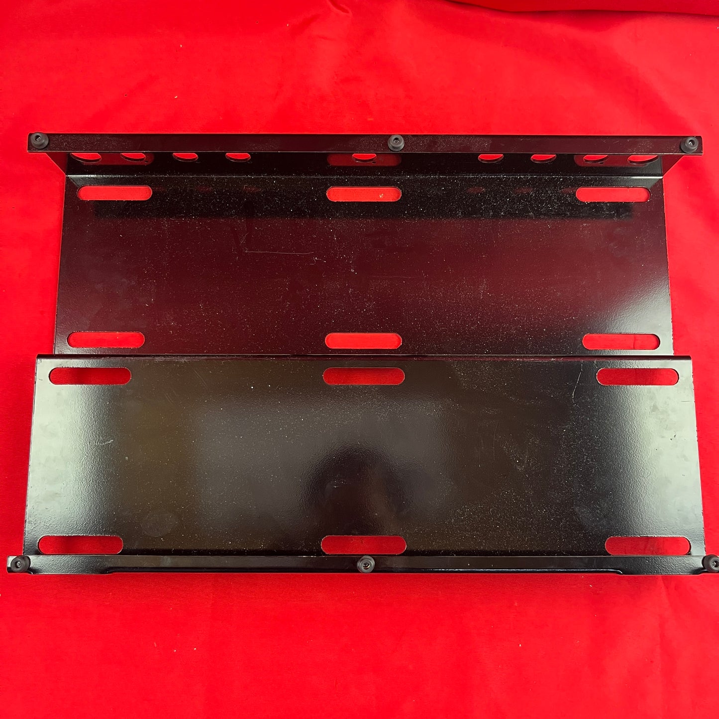 [USED] GO Pedalboards 24x16 Two-Tier Aluminum Pedalboard, Black (See Description)