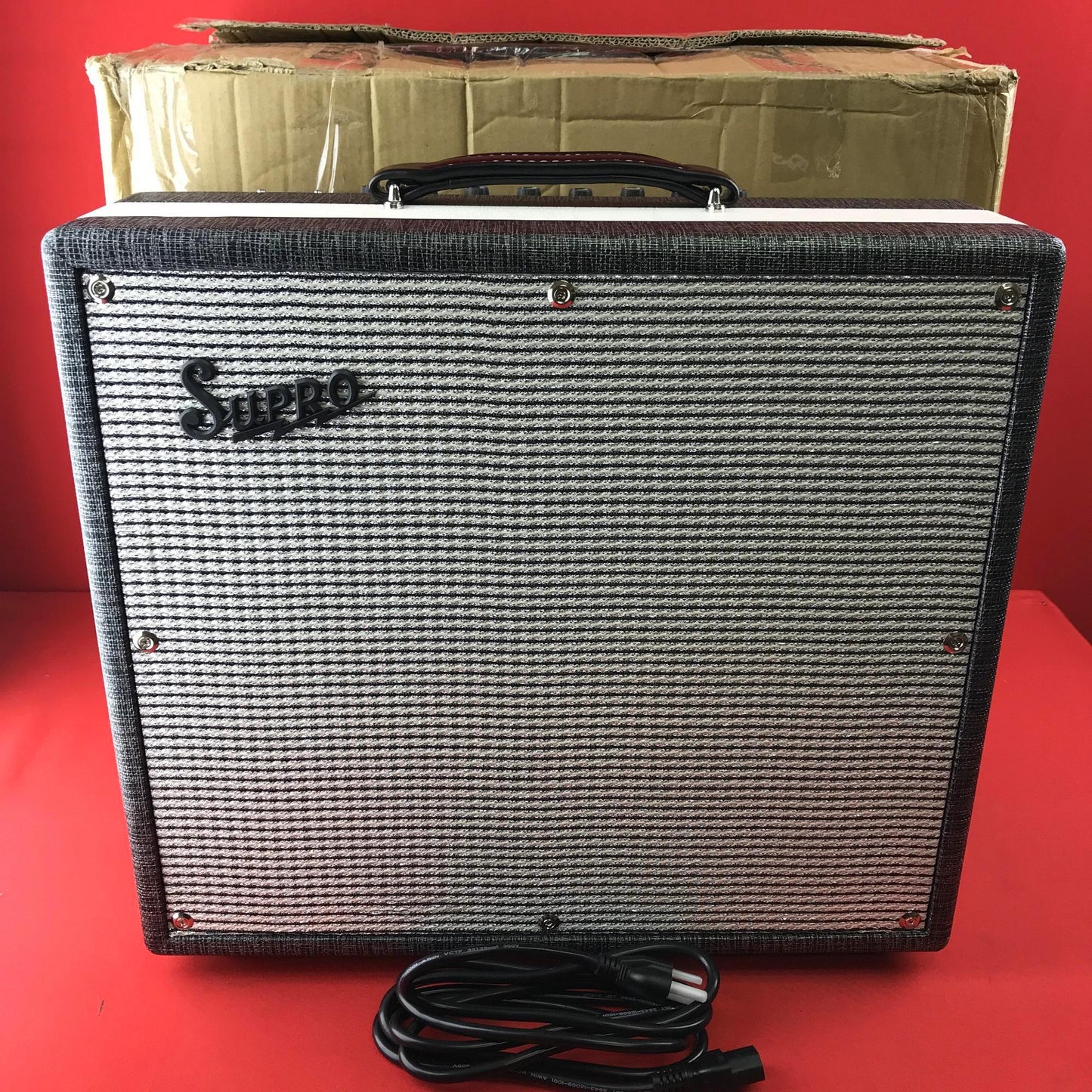 [USED] Supro 1696RT Black Magick Reverb 25 Watt Electric Guitar Combo Amplifier