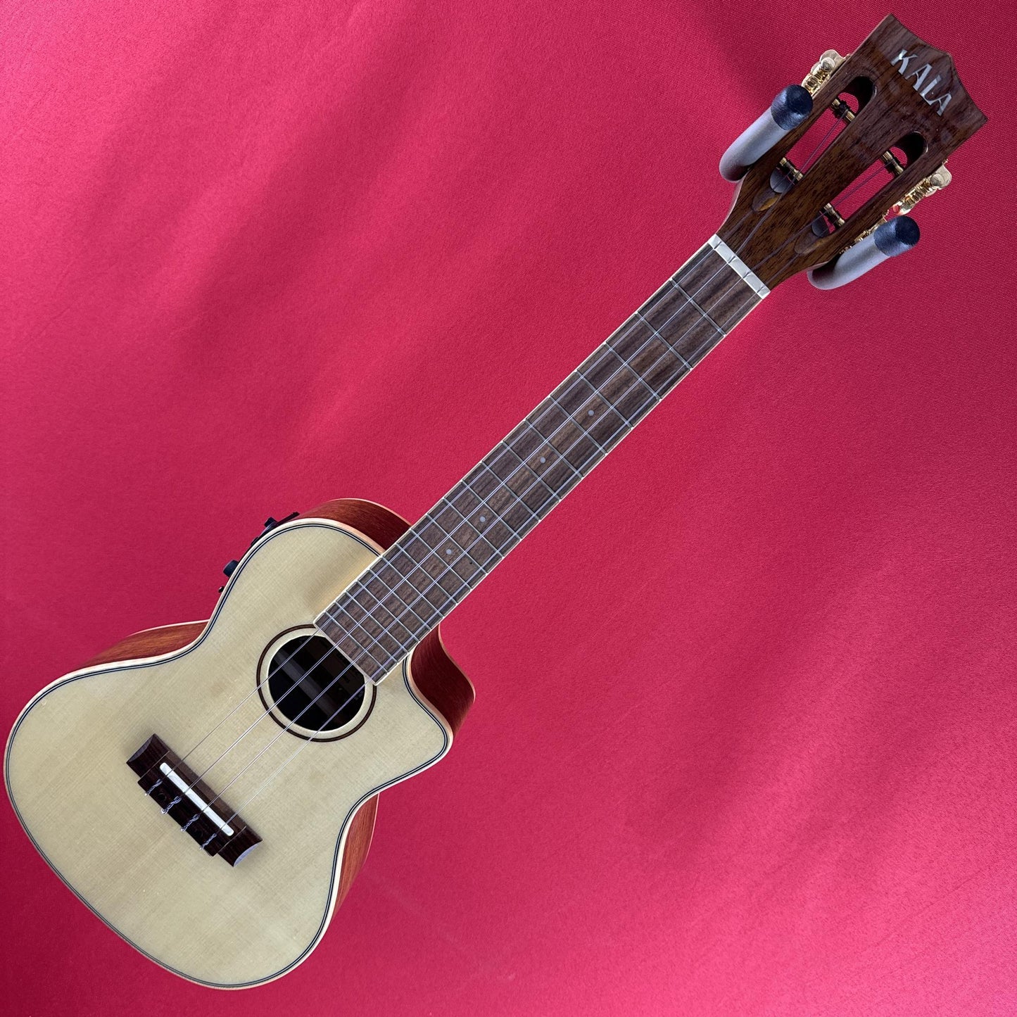 [USED] Kala KA-SKCGE-C Hawaiian Koa Spruce Top Concert Ukulele Cutaway w/ EQ, Natural Gloss (See Description)